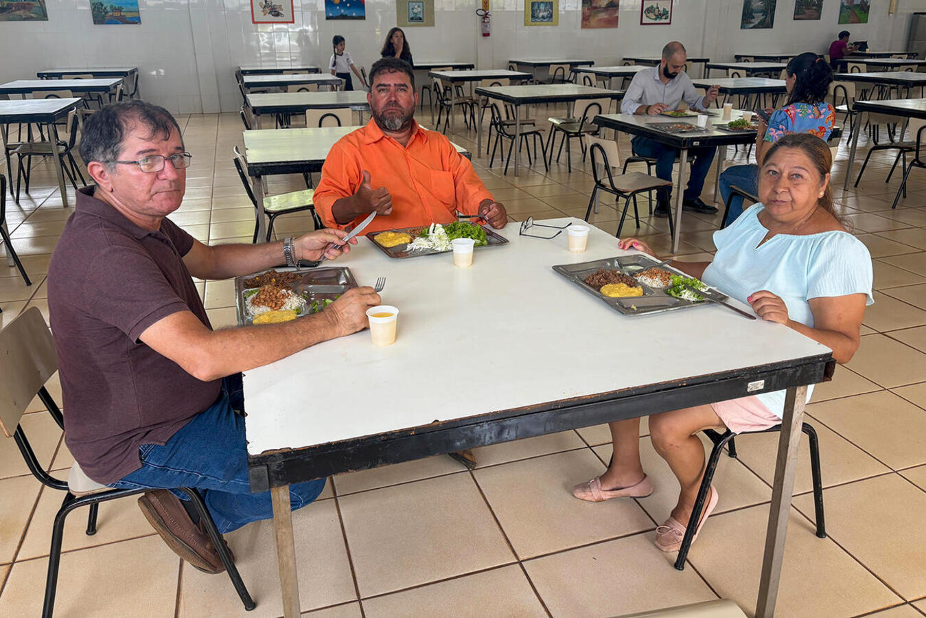 Agora, o almoço, que custa R$ 5,00 por pessoa, pode ser pago via pix ou cartão; a qualidade e o capricho da Cozinha Social em cada refeição seguem os mesmos