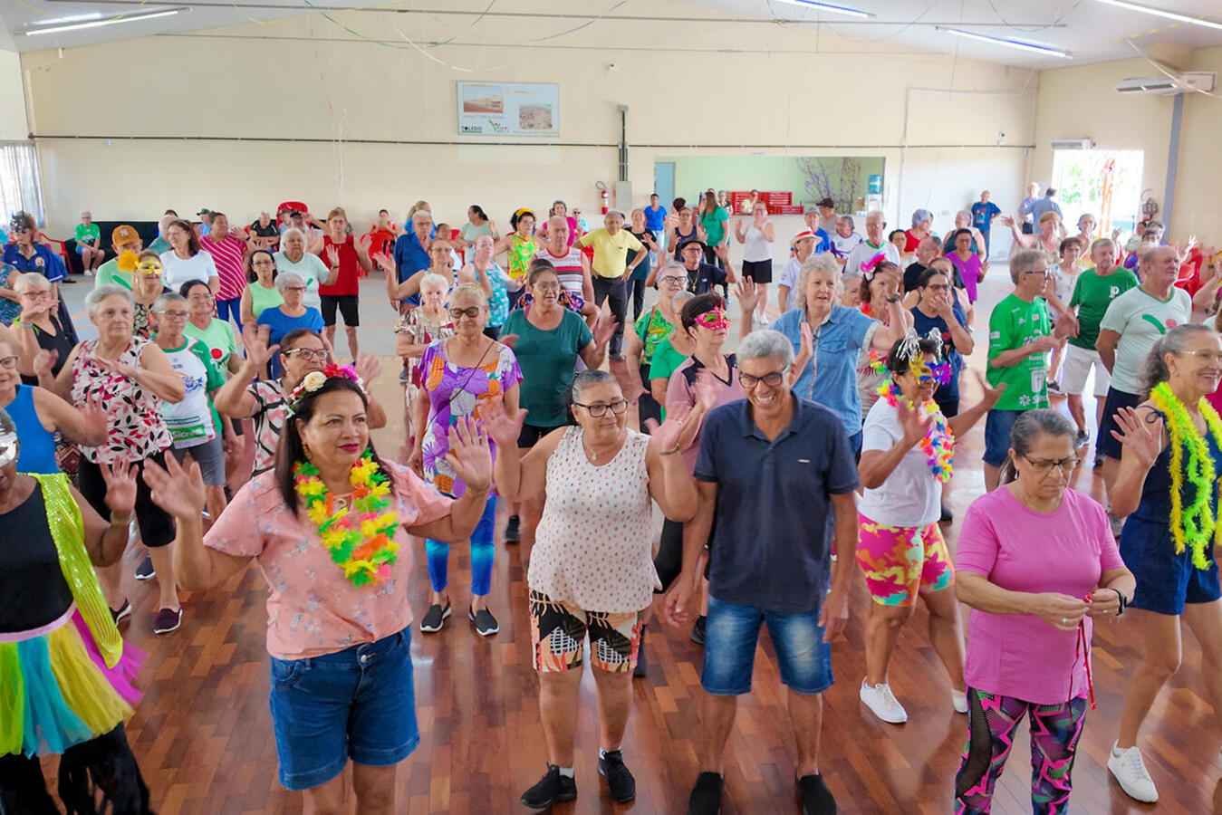 Com participação de aproximadamente 480 idosos, eventos na semana passada marcaram os festejos alusivos à data nos Centros de Revitalização da Terceira Idade