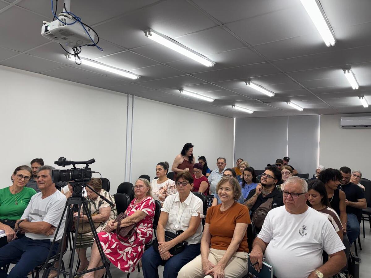Cerca de 44 pessoas lotaram, nesta quinta-feira (26), o auditório do local para acompanharem evento de capacitação para elaboração de projetos para editais