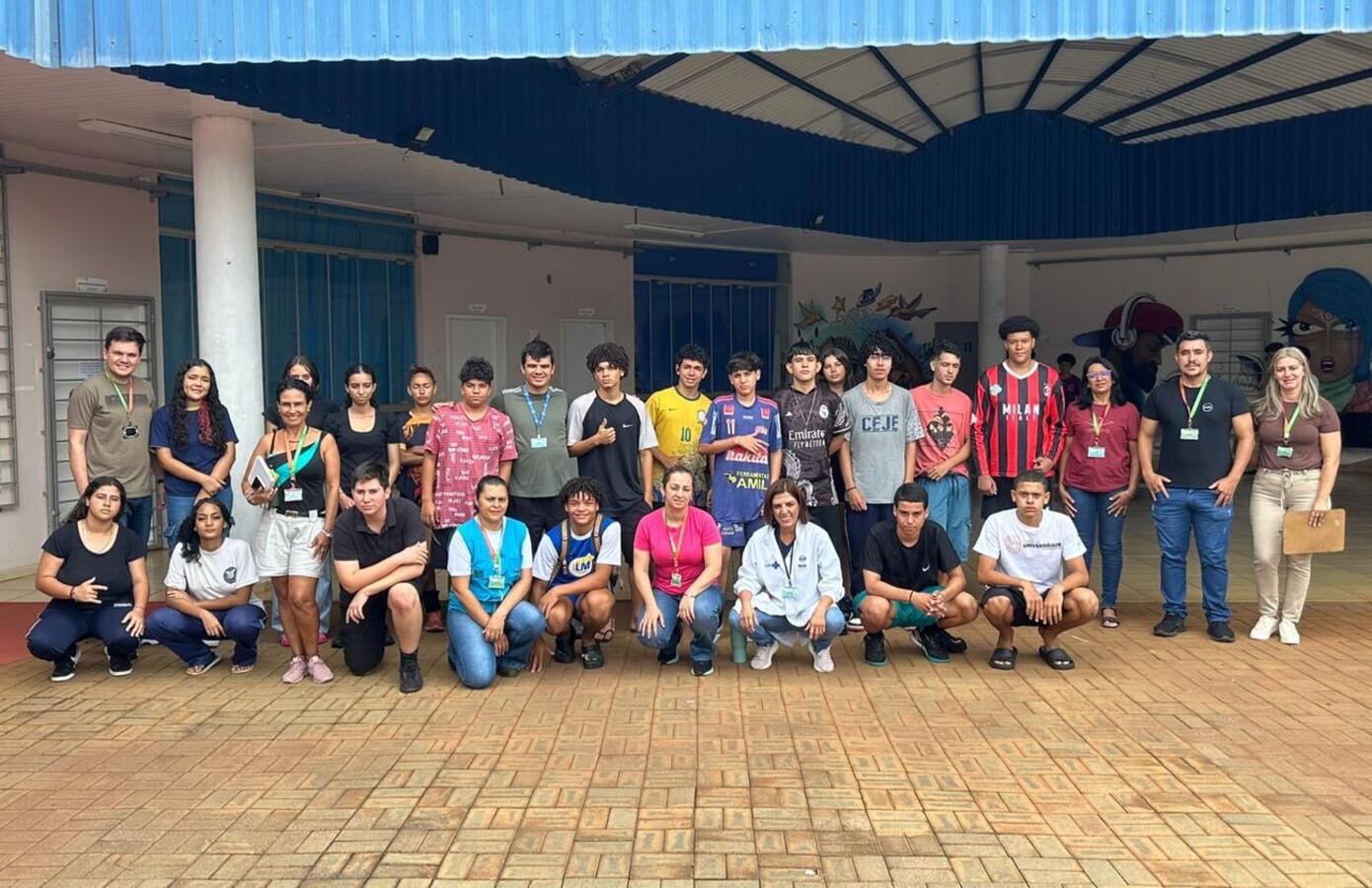 Adolescentes integrados às atividades do Centro da Juventude Marcio Antonio Bombardelli  participaram de ação realizada na última sexta-feira (20)