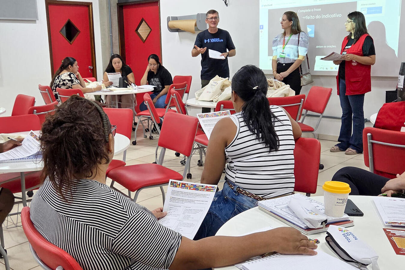 Capacitação teve início no último fim de semana, na PUCPR/Toledo; ao todo, 75 pessoas (25 em cada classe) estão inscritos nos níveis básico e intermediário