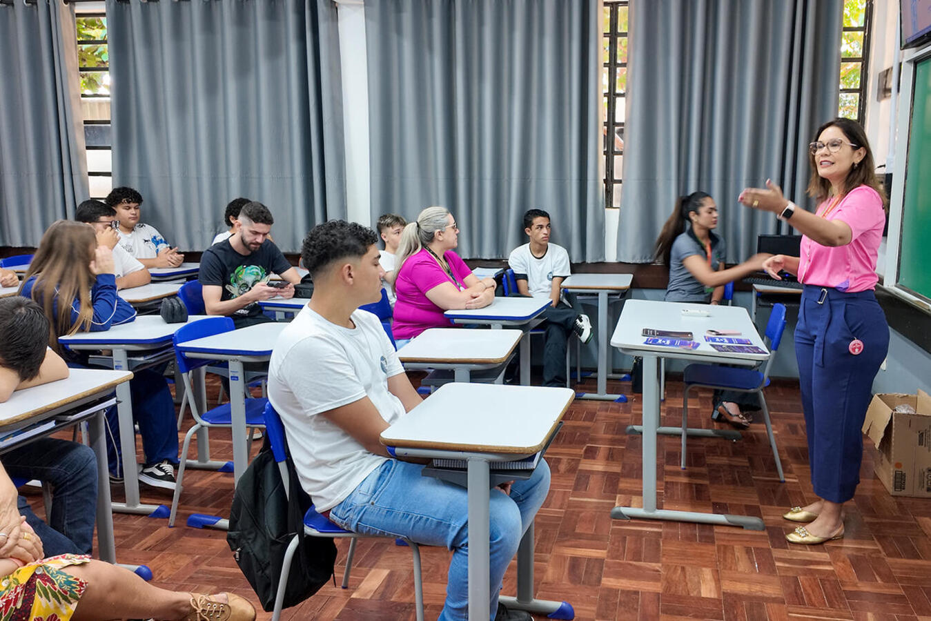 Equipe da Secretaria Municipal da Mulher tratou sobre o assunto com estudantes de dois colégios estaduais de Toledo e também durante o Show Rural, em Cascavel