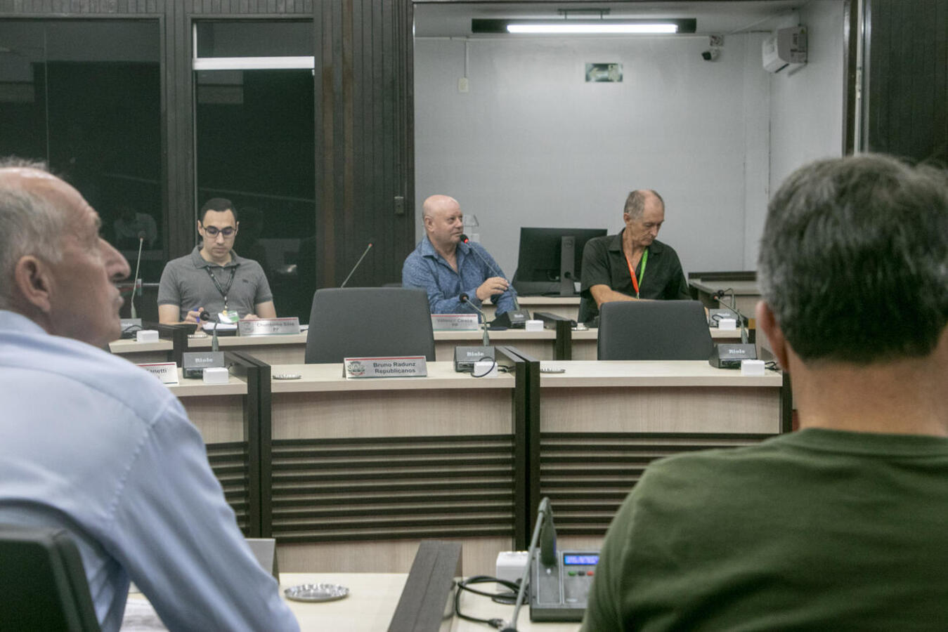 Prestação de contas referente ao 3º quadrimestre de 2025 ocorreu em audiência pública realizada no Plenário do Legislativo Municipal na manhã desta sexta (13)