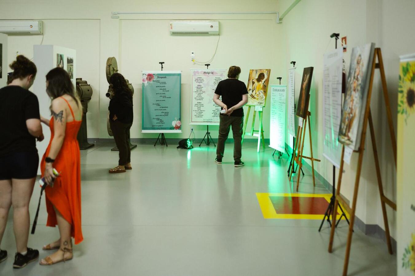 Até 11 de abril, público poderá conhecer de perto o trabalho de artistas regionais em duas exposições presenciais e uma nas redes sociais do espaço cultural