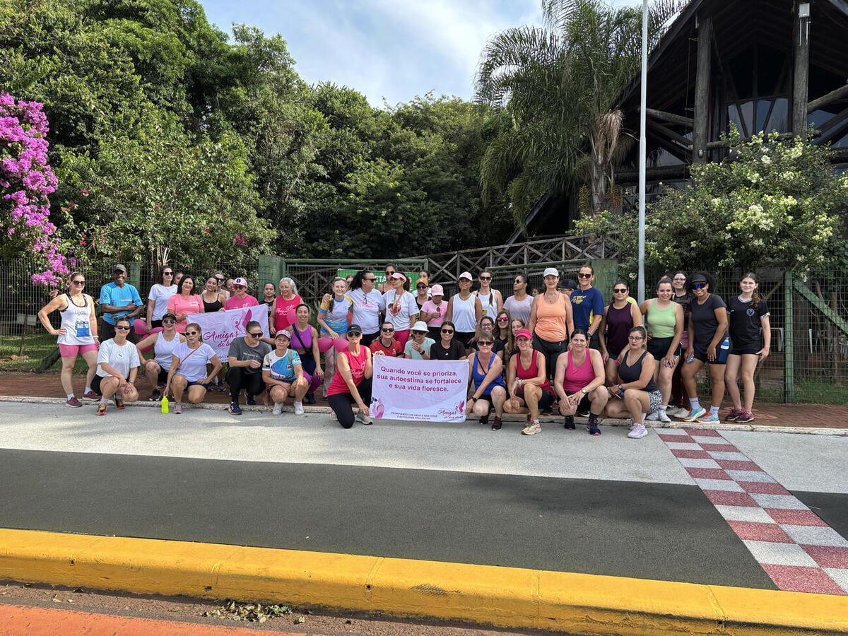 A 1ª Caminhada das Mulheres, realizada neste sábado (7), foi uma iniciativa das secretarias da Mulher e de Esportes e Lazer que reuniu cerca de 70 pessoas para celebrar a saúde e o Dia Internacional da Mulher