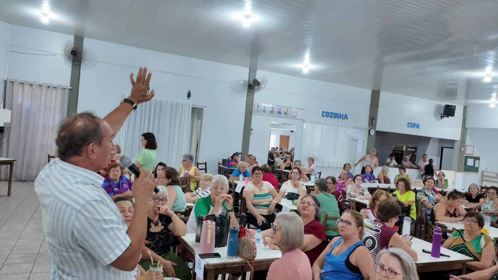 Evento da Secretaria de Esportes e Lazer integrou as atividades do mês da mulher e contou com 64 duplas participantes