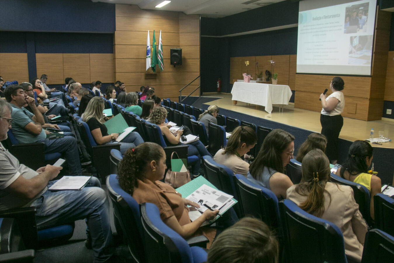 Abertura ocorreu nesta terça (3), no Auditório Acary Oliveira; formação seguirá em mais quatro encontros semanais até o fim do mês, totalizando 40 horas-aula