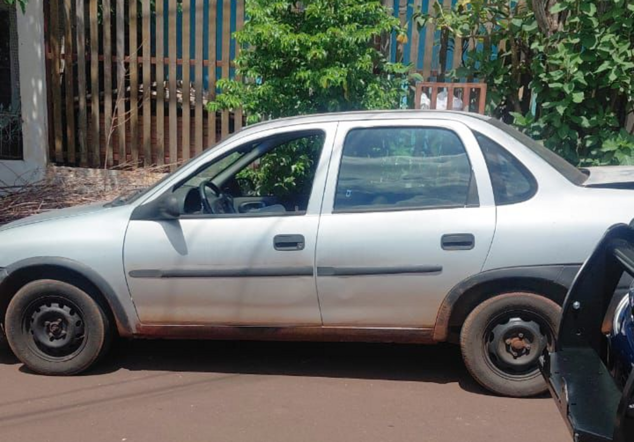 Automóvel havia sido furtado no dia 8 de março, no Jardim Bressan, e foi localizado abandonado na região do Boa Esperança.
