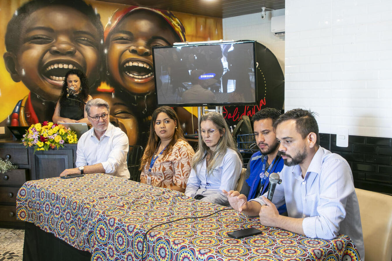 Iniciativa pioneira em parceria com Fiep e entidades locais visa desburocratizar a empregabilidade e promover a dignidade de migrantes