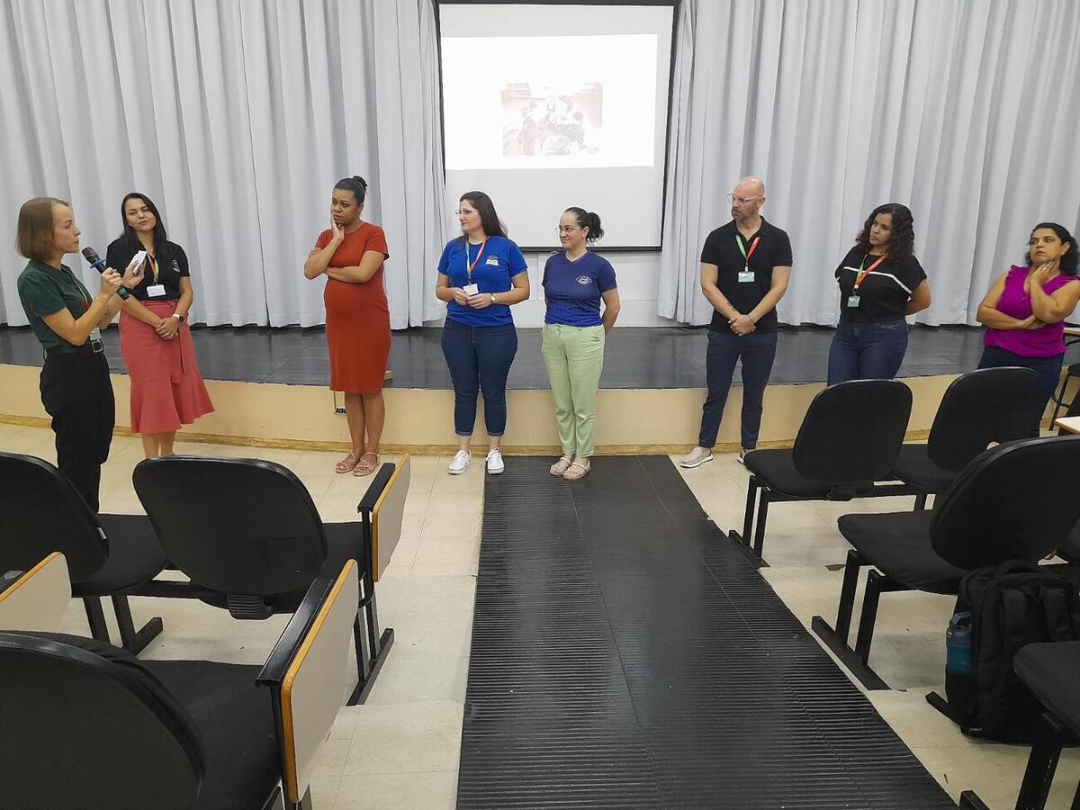 Encontro reuniu profissionais da rede municipal para estudo de práticas pedagógicas e encaminhamentos administrativos