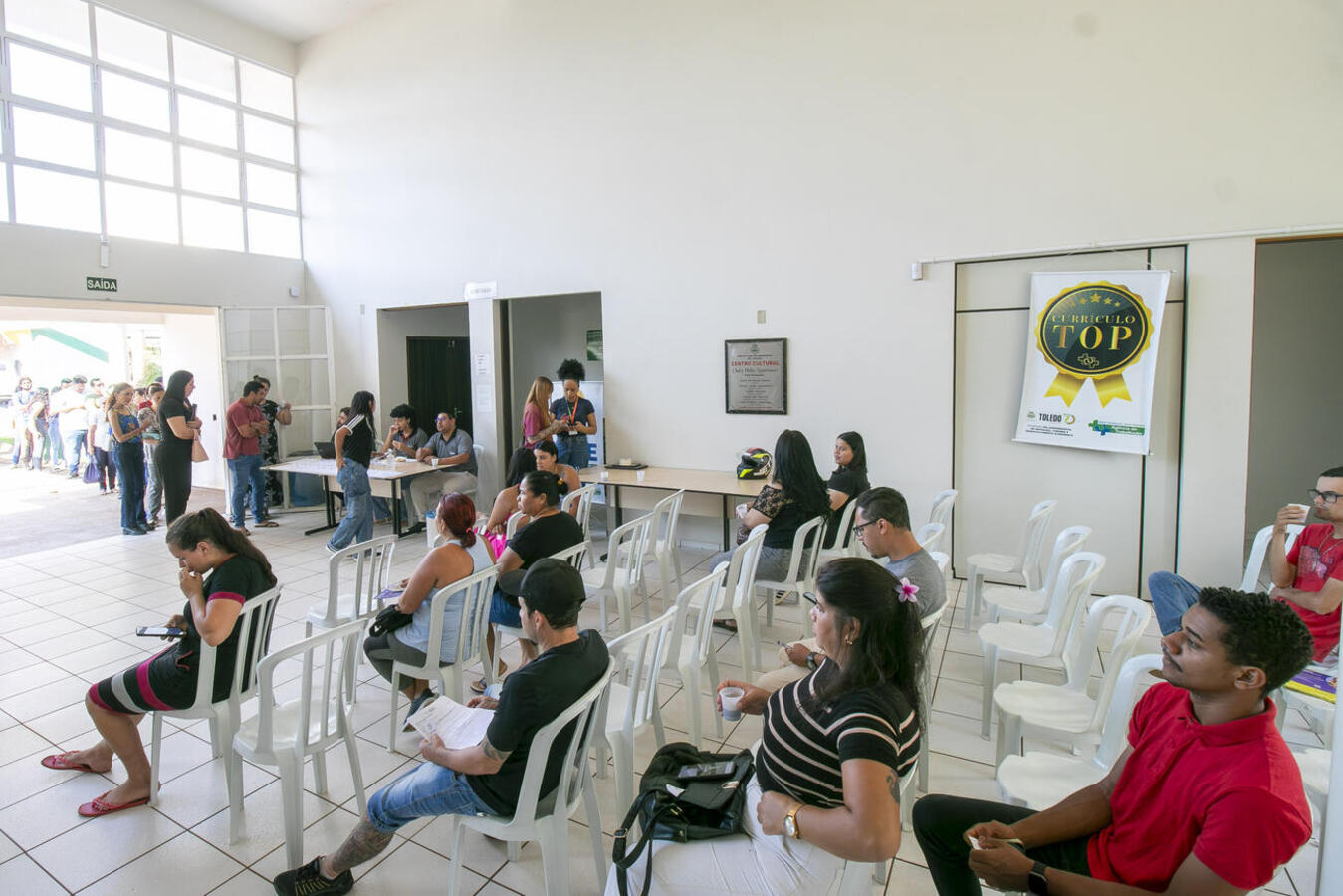 Sine em Movimento, realizado nesta sexta-feira (6), movimentou a Vila Pioneiro ofertando mais de 180 vagas de emprego para diversas empresas de Toledo e região