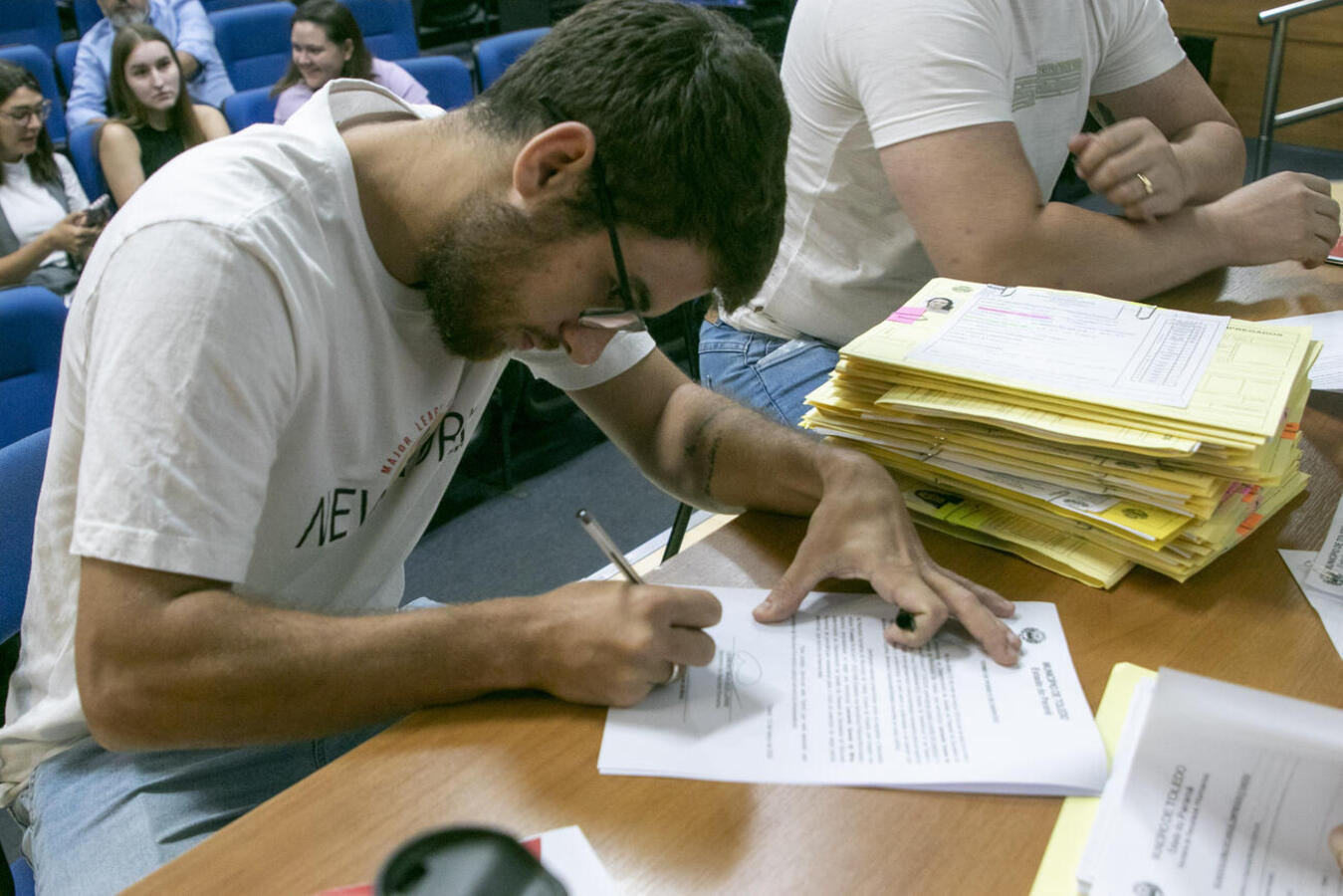Antes de iniciar as atividades, empossados recebem orientações sobre direitos, deveres e locais de atuação