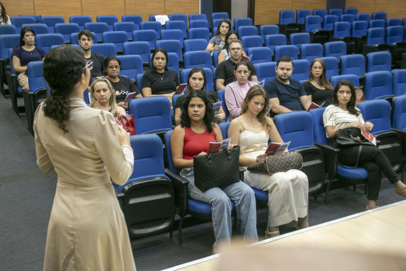 Antes de iniciar as atividades, empossados recebem orientações sobre direitos, deveres e locais de atuação