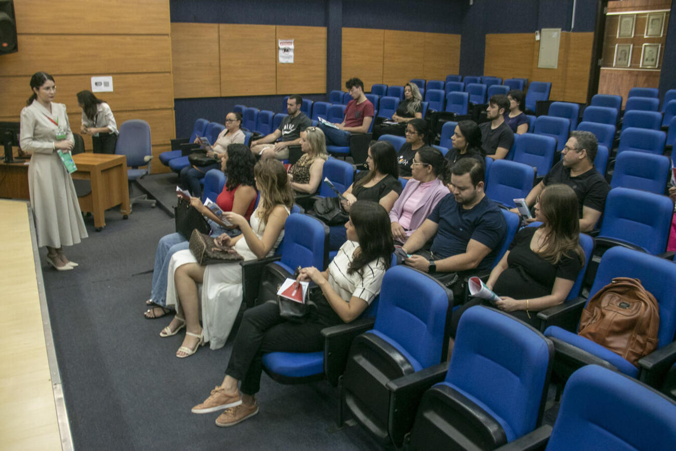 Antes de iniciar as atividades, empossados recebem orientações sobre direitos, deveres e locais de atuação