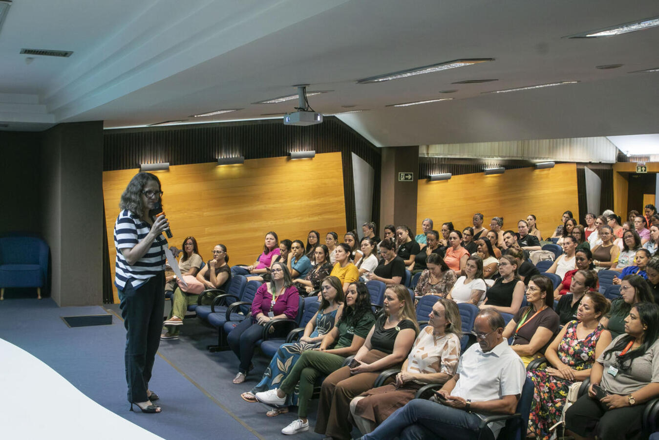 Nesta segunda-feira (16), a Faculdade Assis Gurgacz (FAG) recebeu professores do município para a abertura do Programa Leitura e Escrita na Educação Infantil (ProLEEI)  
