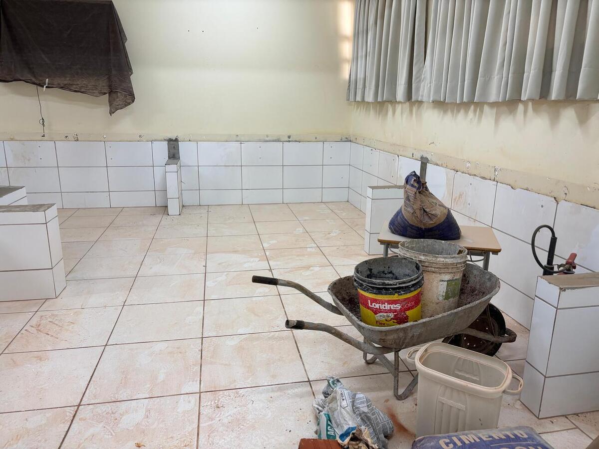 Com investimento de R$ 134.335,61, intervenções incluem troca de portas, drenagem, adequações em laboratórios e melhorias em acessibilidade
