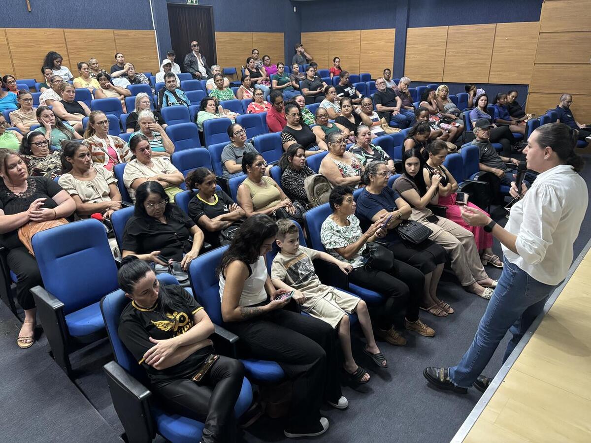 Reunião tratou da importância de associações comunitárias e sobre atividades e cursos profissionalizantes obrigatórios