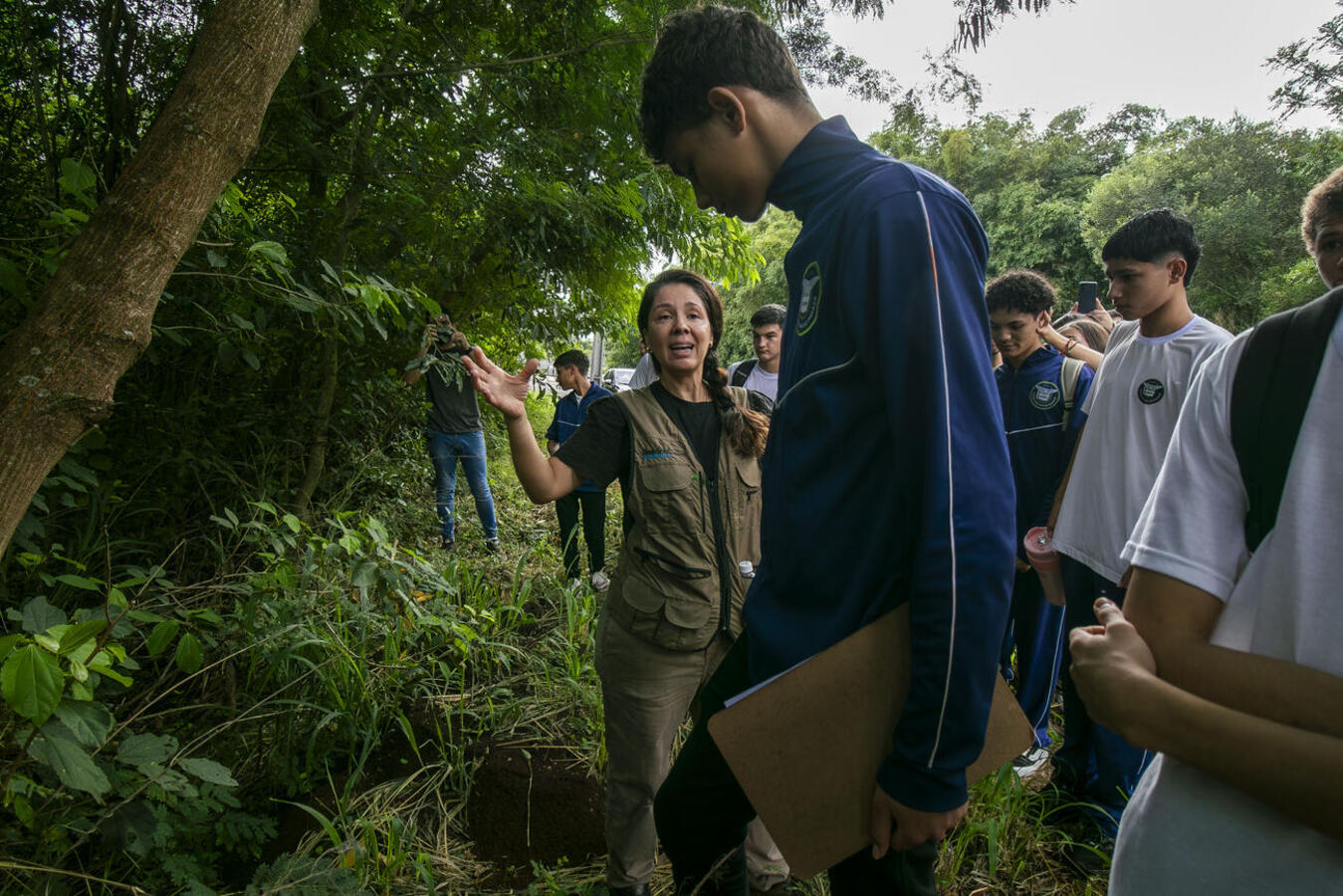 Adolescentes do 1° ano do ensino médio do Colégio Estadual Cívico Militar Novo Horizonte participaram de uma ação especial nesta terça-feira (24), em que conheceram a Sanga Pyahu