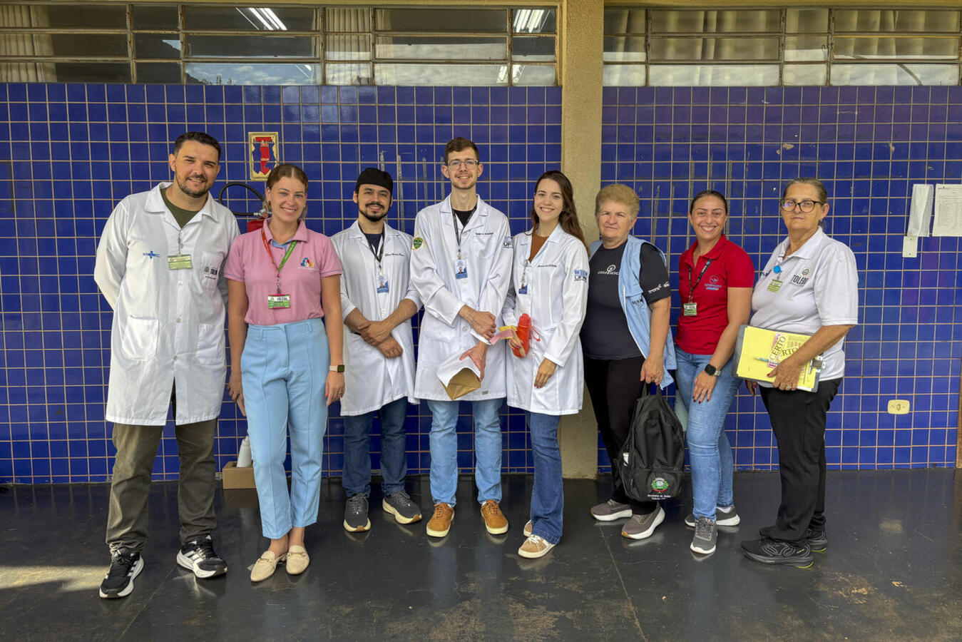 Iniciativa dividiu meninos e meninas em grupos para abordar temas sensíveis, como saúde íntima e menstruação, buscando superar a timidez e promover hábitos saudáveis