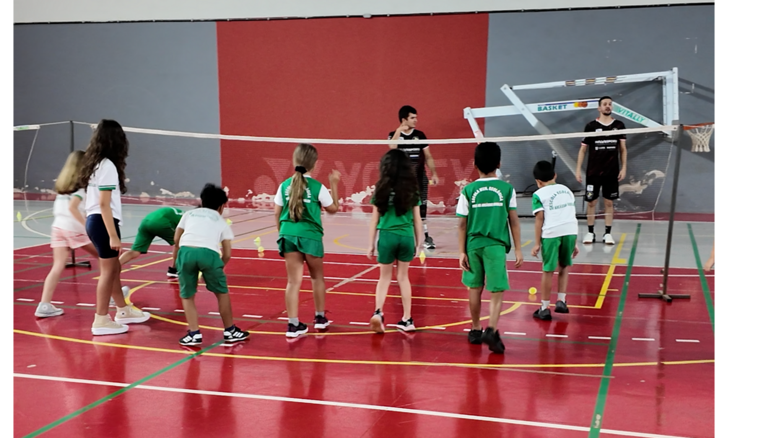 Ação é realizada pela Secretaria de Estado do Esporte do Paraná e reuniu mais de 100 crianças da rede municipal de ensino