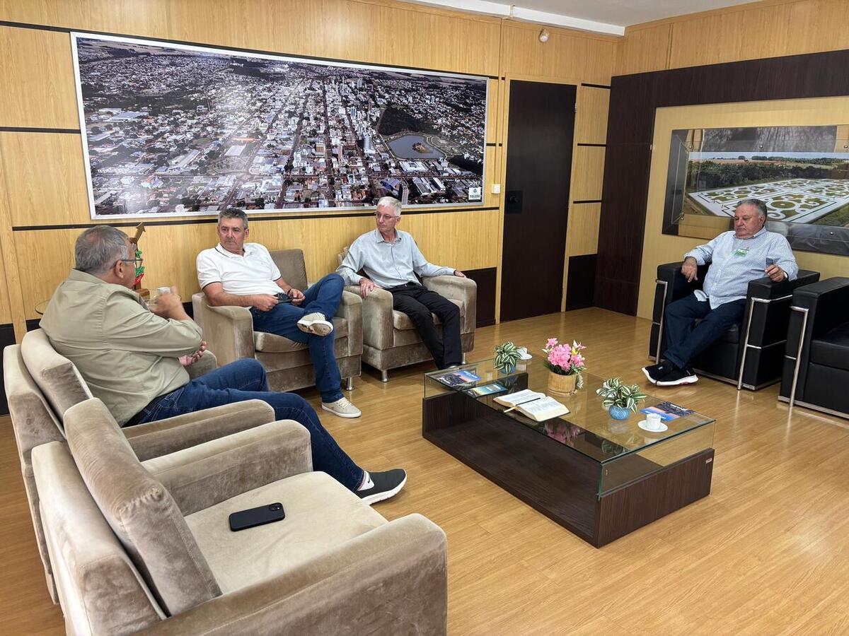 Visita institucional tratou de gestão pública e demandas dos municípios