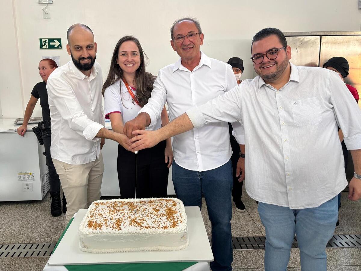 Cerimônia, na última quarta-feira (1º), marcou a entrega de duas vans refrigeradas e o reconhecimento às empresas parceiras do programa