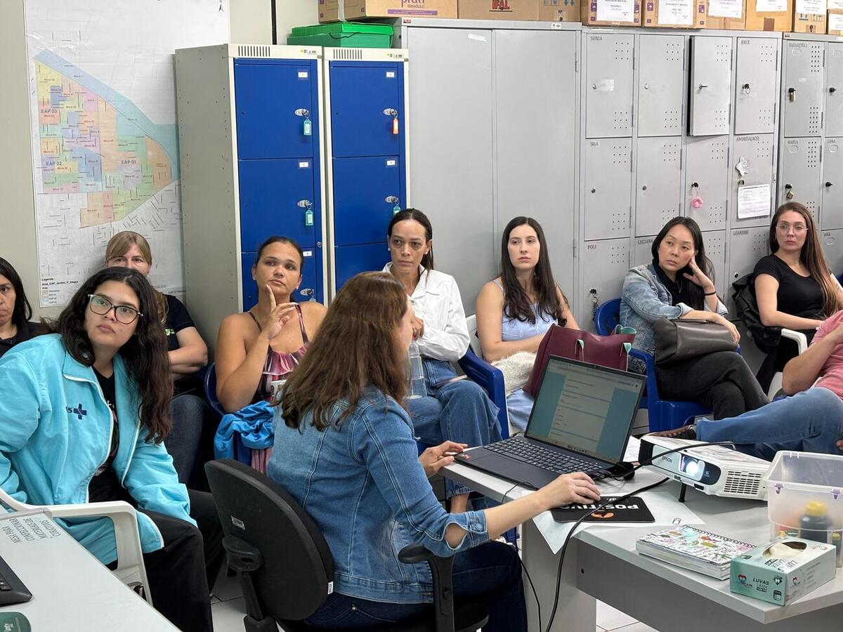 Cerca de 20 profissionais da unidade receberam orientações sobre protocolos de higiene e sobre o Plano de Gerenciamento de Resíduos Sólidos