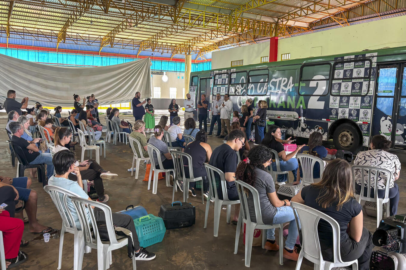 Atendimentos ocorreram no Centro de Eventos e envolveram tutores, ONGs e protetoras independentes