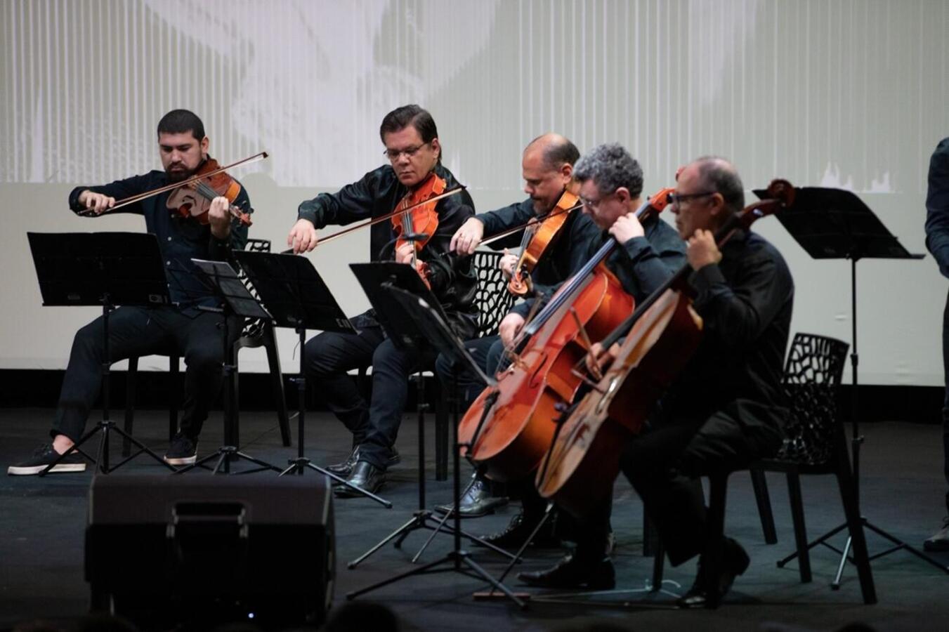 Com entrada franca, Teatro Municipal recebe “De Bach a Beatles”, estrelado por músicos que compõem um dos grupos camerísticos mais conceituados do país