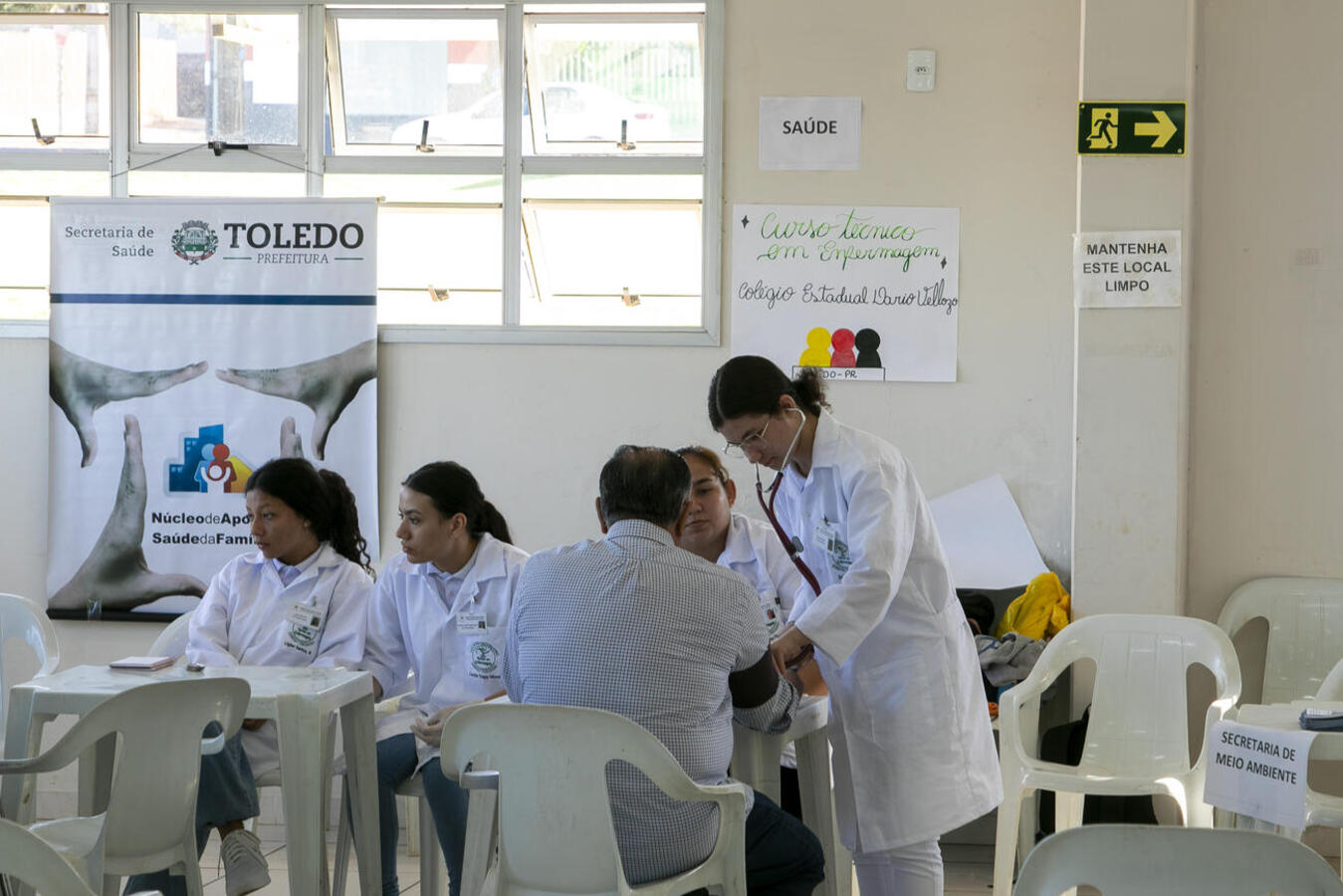 Iniciativa, que ofereceu serviços gratuitos da DPE-PR e da administração municipal, ocorreu nesta sexta-feira (24) no Centro Multiuso do Panorama/São Francisco
