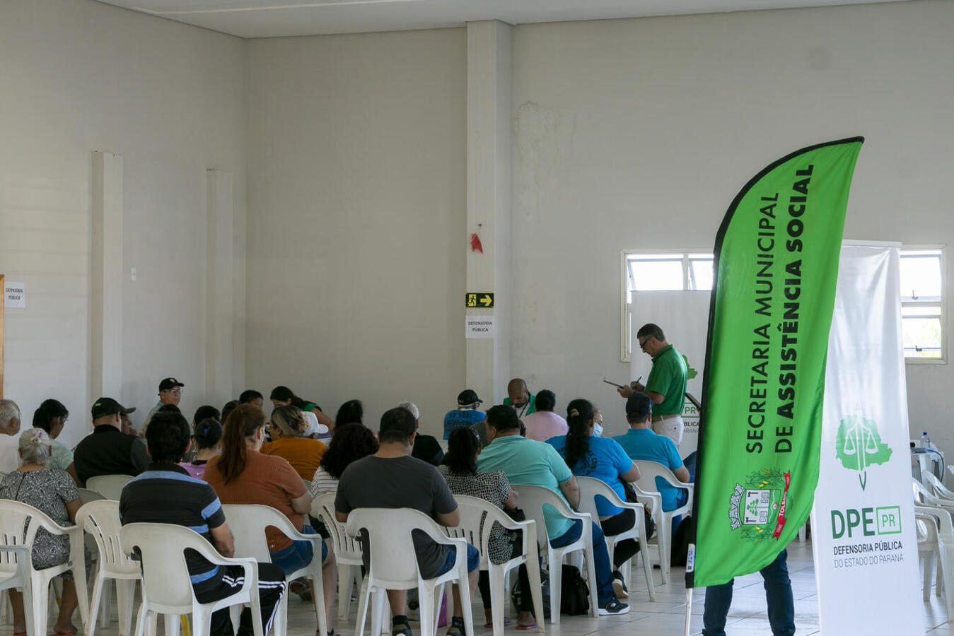 Iniciativa, que ofereceu serviços gratuitos da DPE-PR e da administração municipal, ocorreu nesta sexta-feira (24) no Centro Multiuso do Panorama/São Francisco