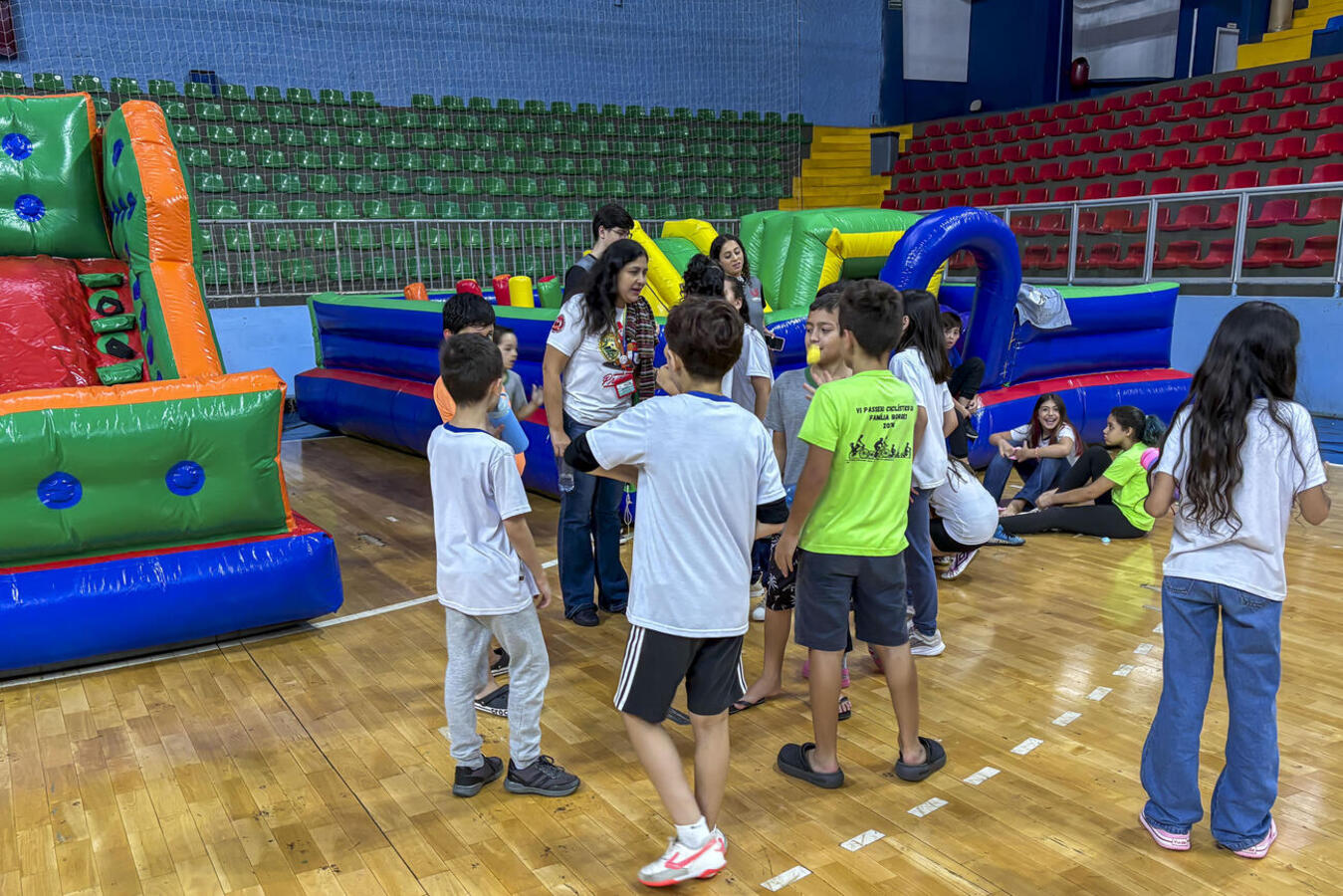 Em comemoração ao Dia Mundial do Lazer, o Ginásio Alcides Pan recebe ação com brincadeiras para crianças