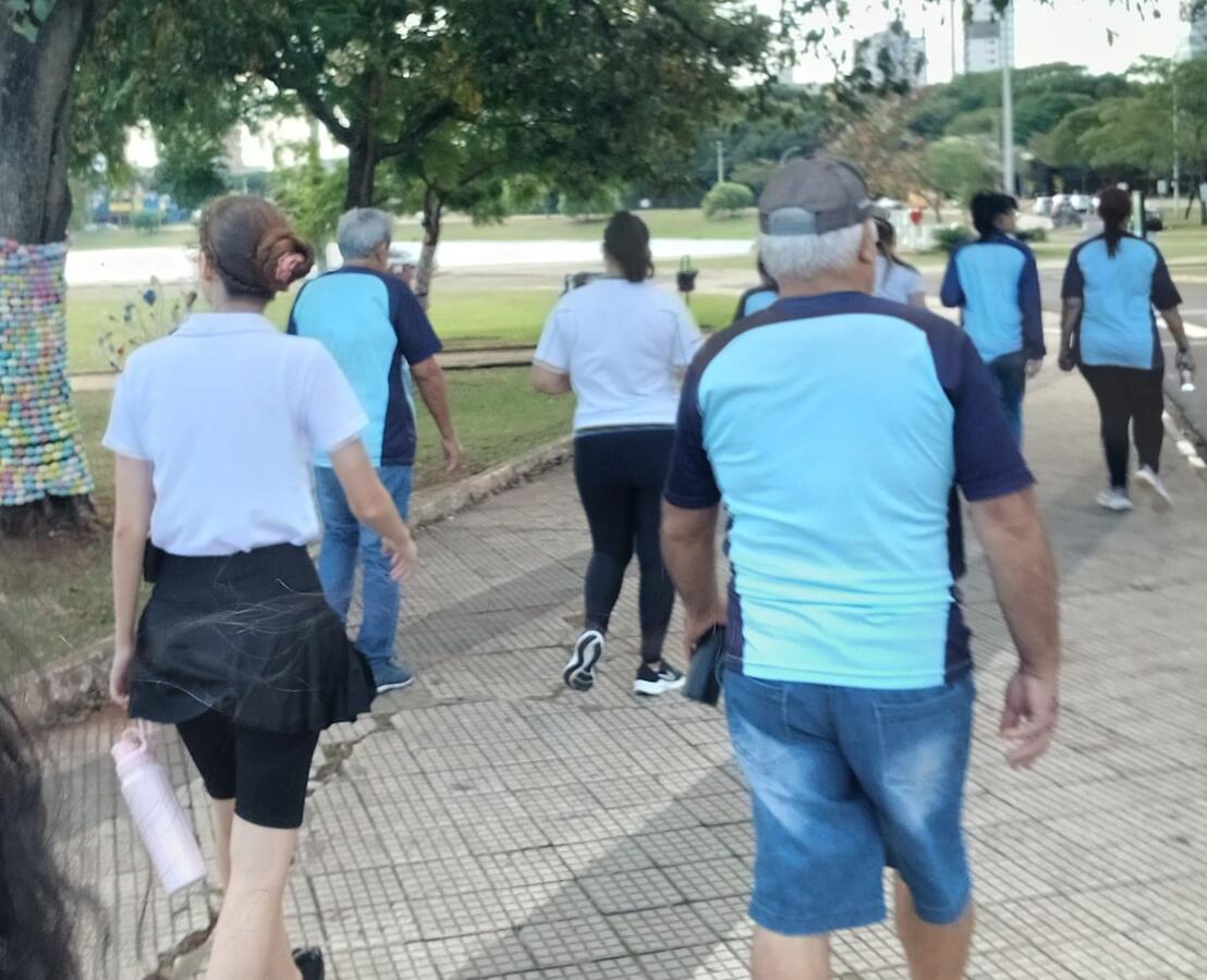 Grupo de caminhada “Saúde em Movimento” realizou um passeio no Parque Ecológico Diva Paim Barth, no Aquário Municipal e na Usina do Conhecimento