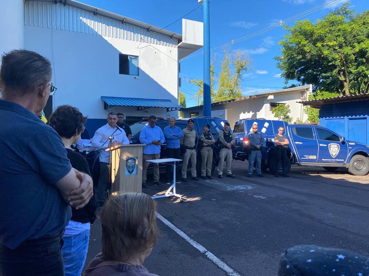 Eletricista Vilso Shuck foi o servidor homenageado no “Policial Municipal Destaque do Mês” de abril