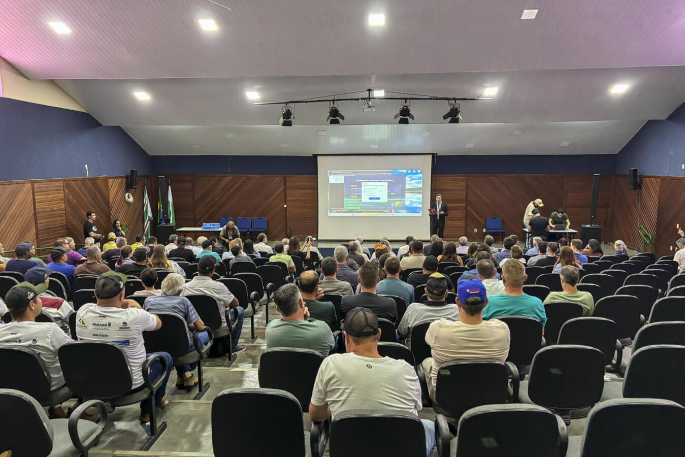 Lançamento reúne municípios e apresenta manual voltado à conservação de estradas rurais e nascentes