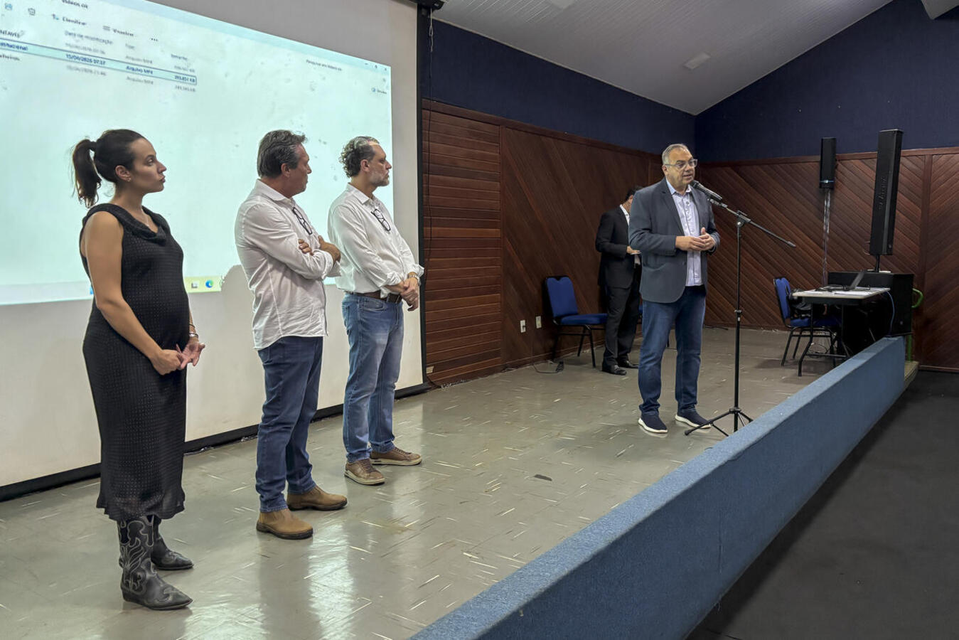 Lançamento reúne municípios e apresenta manual voltado à conservação de estradas rurais e nascentes