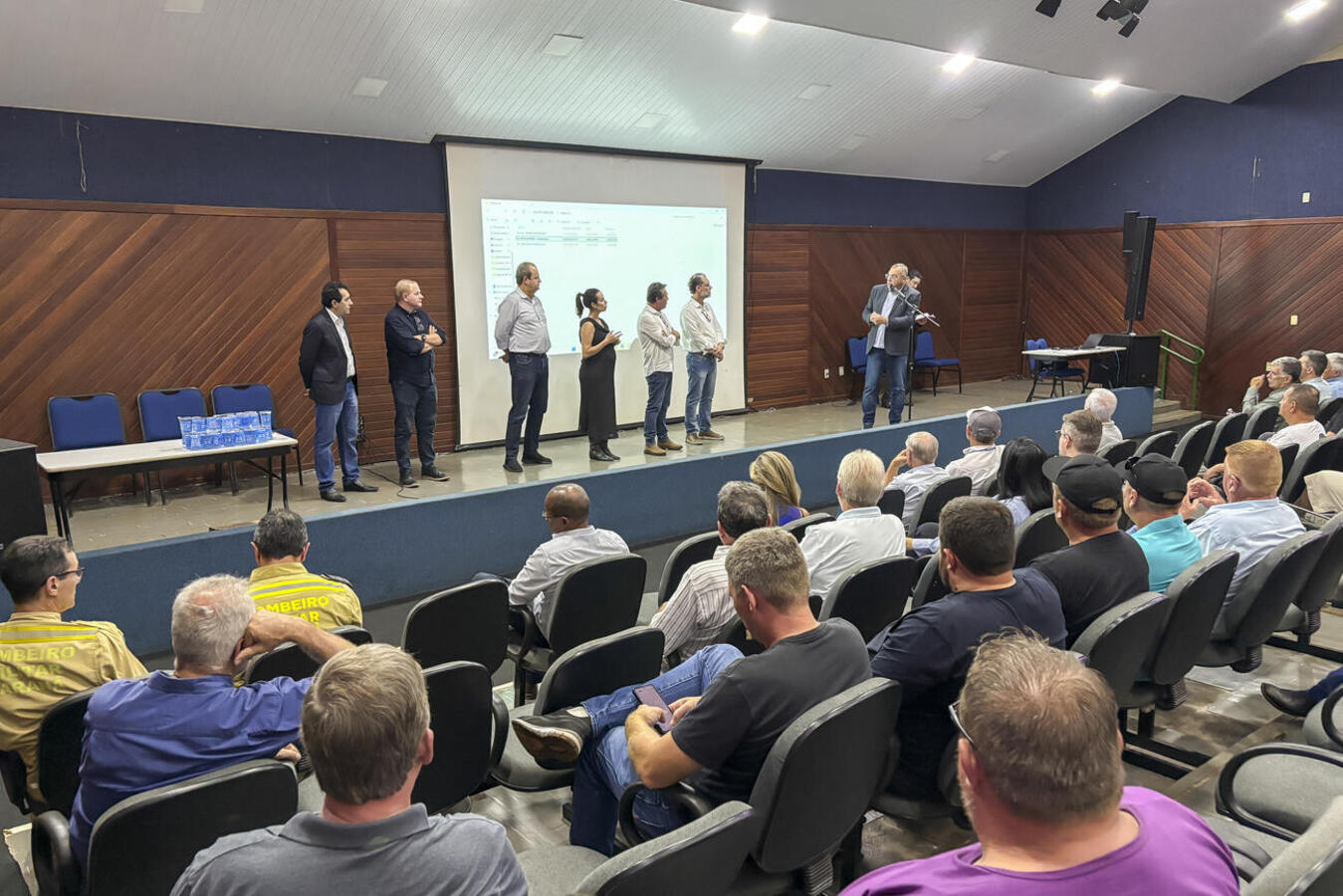 Lançamento reúne municípios e apresenta manual voltado à conservação de estradas rurais e nascentes