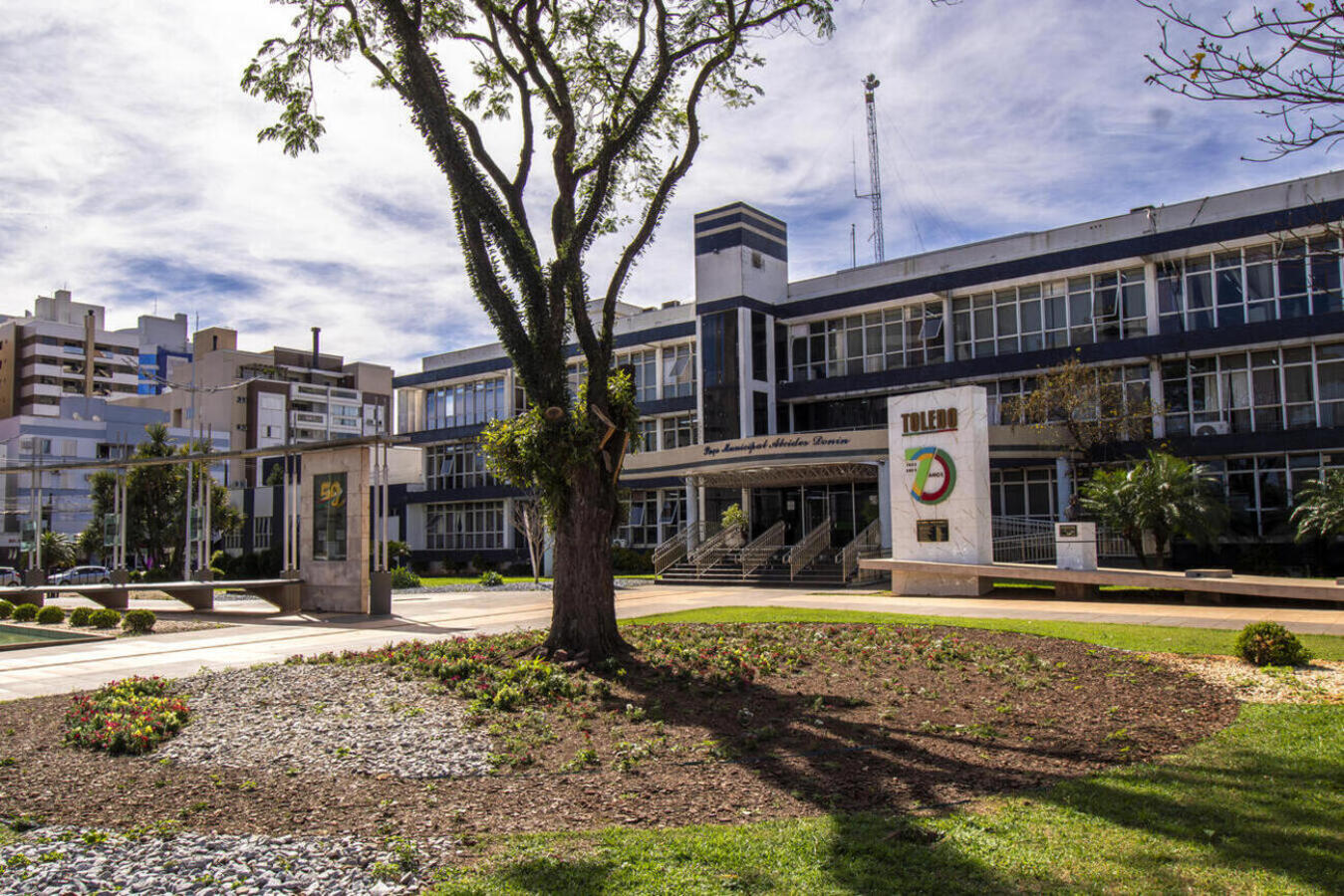 Prefeitura de Toledo informa cronograma de funcionamento dos serviços oferecidos por vários setores da administração municipal entre sexta-feira e domingo (3 a 5) 