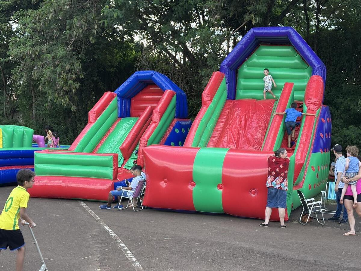 Ação levará brinquedos infláveis e cama elástica para bairros, parques e distritos de Toledo