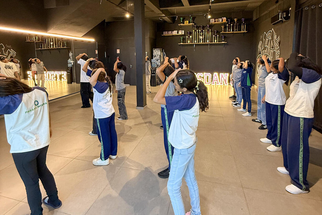 Espaço cultural de Toledo oferece atividades gratuitas e experiências educativas a estudantes, com visitas monitoradas e oficinas voltadas ao público infanto-juvenil