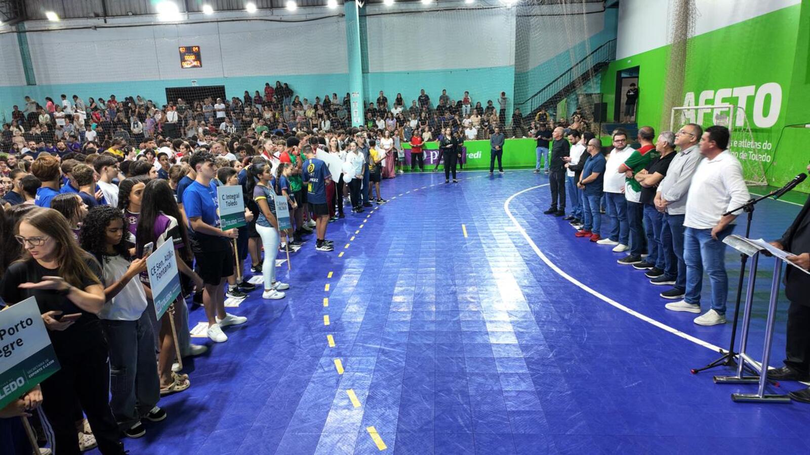 Mais de 3 mil atletas, de 30 escolas, participam da competição que movimenta o município até sexta-feira