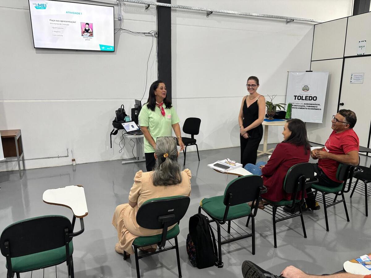 Quarto encontro do Empreende Toledo reuniu empreendedores na Agência do Trabalhador para oficina prática sobre ferramentas digitais e redes sociais