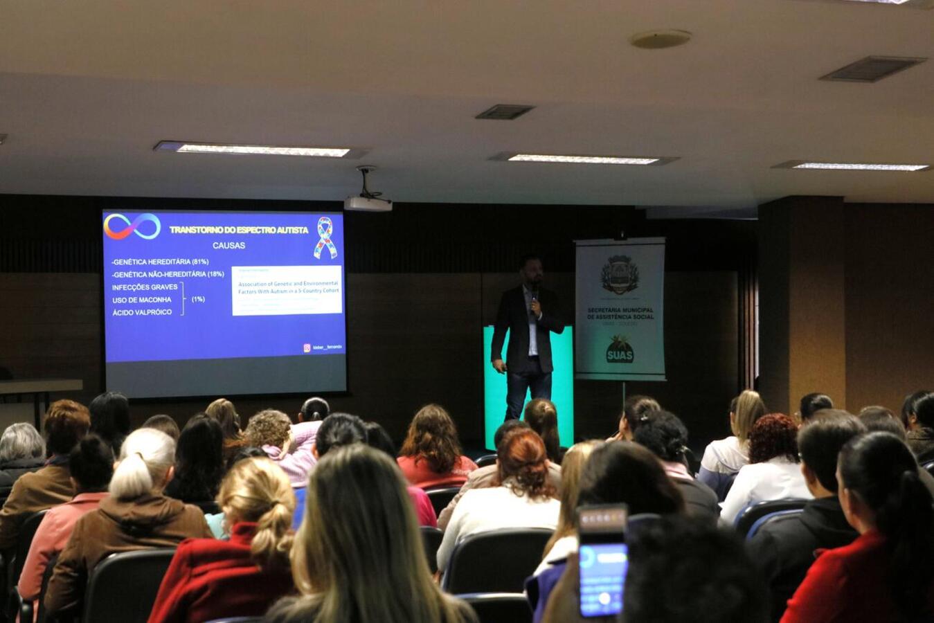 A Faculdade Assis Gurgacz (FAG) recebeu um encontro da Secretaria de Assistência Social com servidores que atuam no serviço de convivência e fortalecimento de vínculo das unidades de assistência social