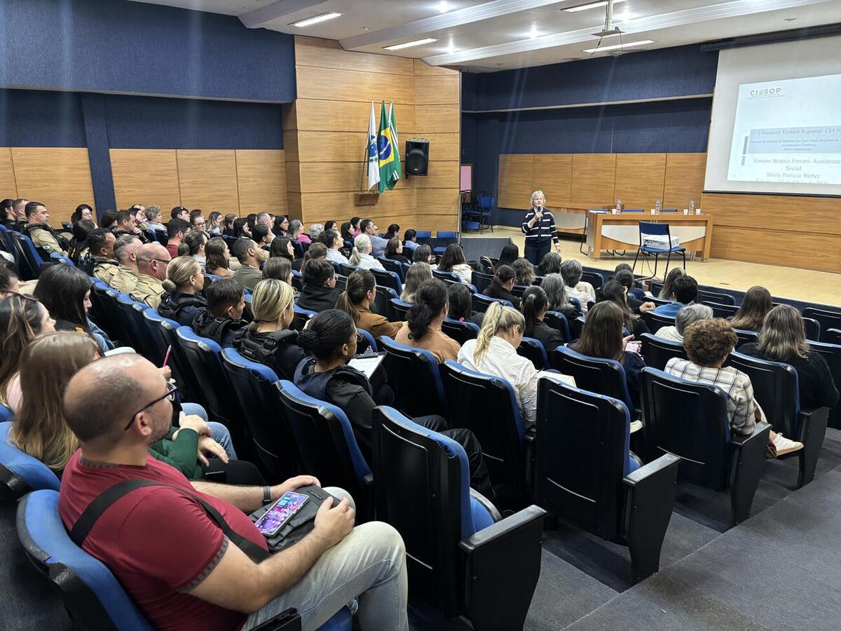Fluxos e processo de atendimentos que serão realizados pela estrutura marcou encontro realizado no Auditório Acary Oliveira, na tarde desta segunda-feira (25)