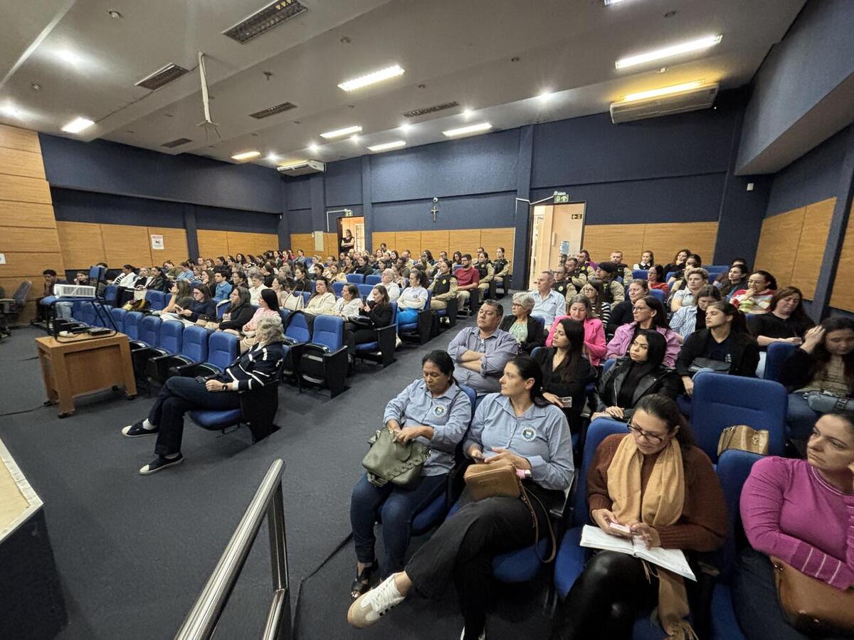 Fluxos e processo de atendimentos que serão realizados pela estrutura marcou encontro realizado no Auditório Acary Oliveira, na tarde desta segunda-feira (25)