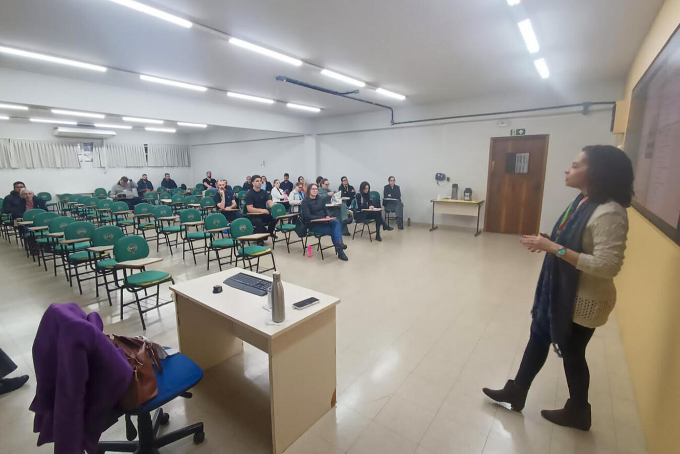Etapa inicial da primeira turma do ano da capacitação ocorreu nesta sexta-feira (15); segunda etapa será realizada em 2 de junho, totalizando 16 horas-aula