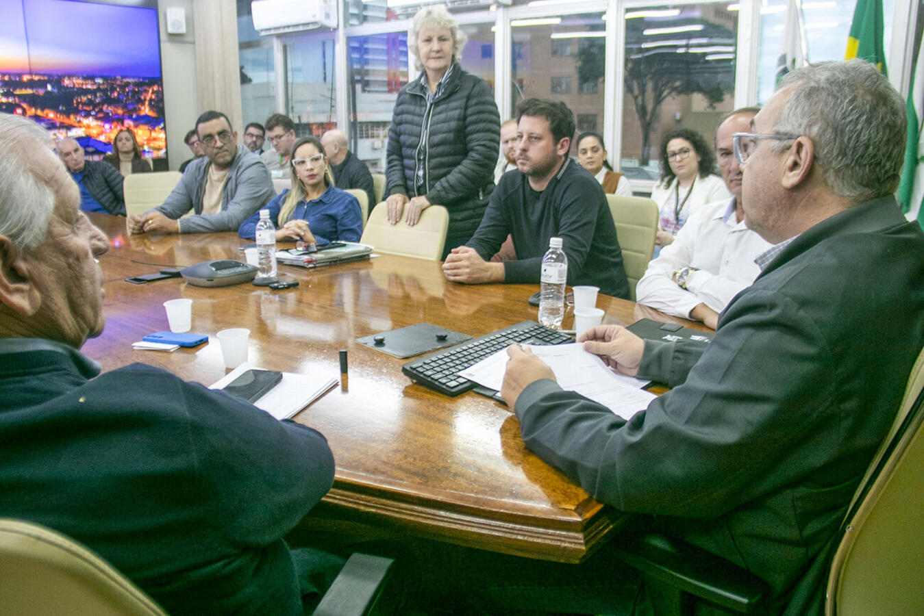 Repasse de recursos foi anunciado, nesta sexta (8), pelo deputado Dilceu Sperafico, a representantes da entidade e da Secretaria Municipal de Assistência Social