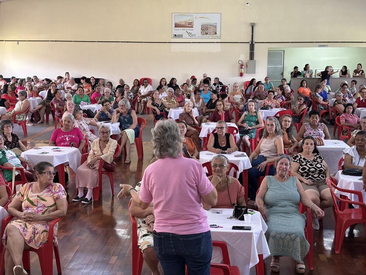Atividades reuniram participantes dos espaços na Pioneiro e Coopagro nesta quinta-feira (7), com programação cultural e distribuição de brindes