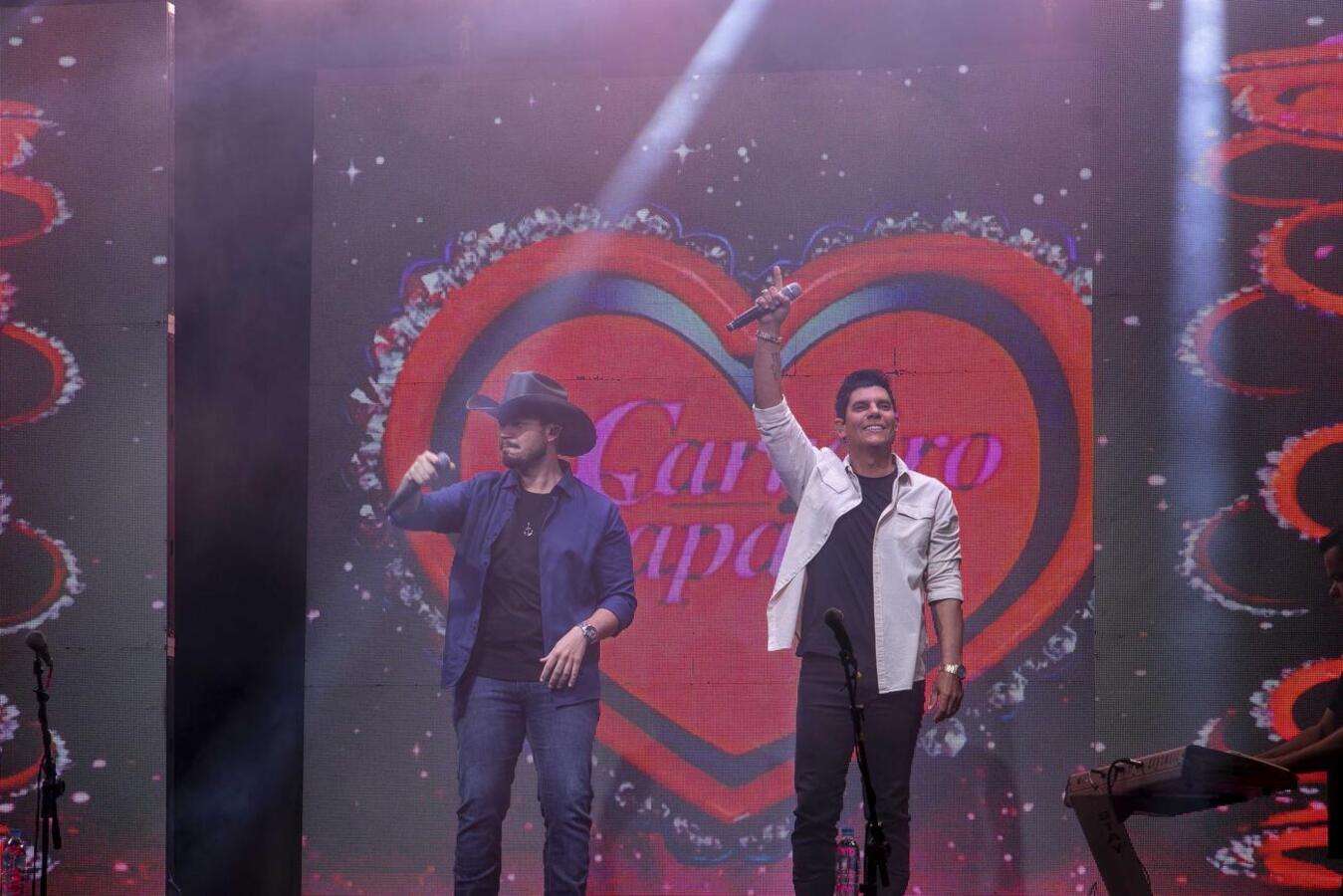 Evento realizado no dia 1° de maio reuniu cerca de 8 mil pessoas que celebraram e acompanharam shows de Kauan Delucci e da dupla Carreiro e Capataz
