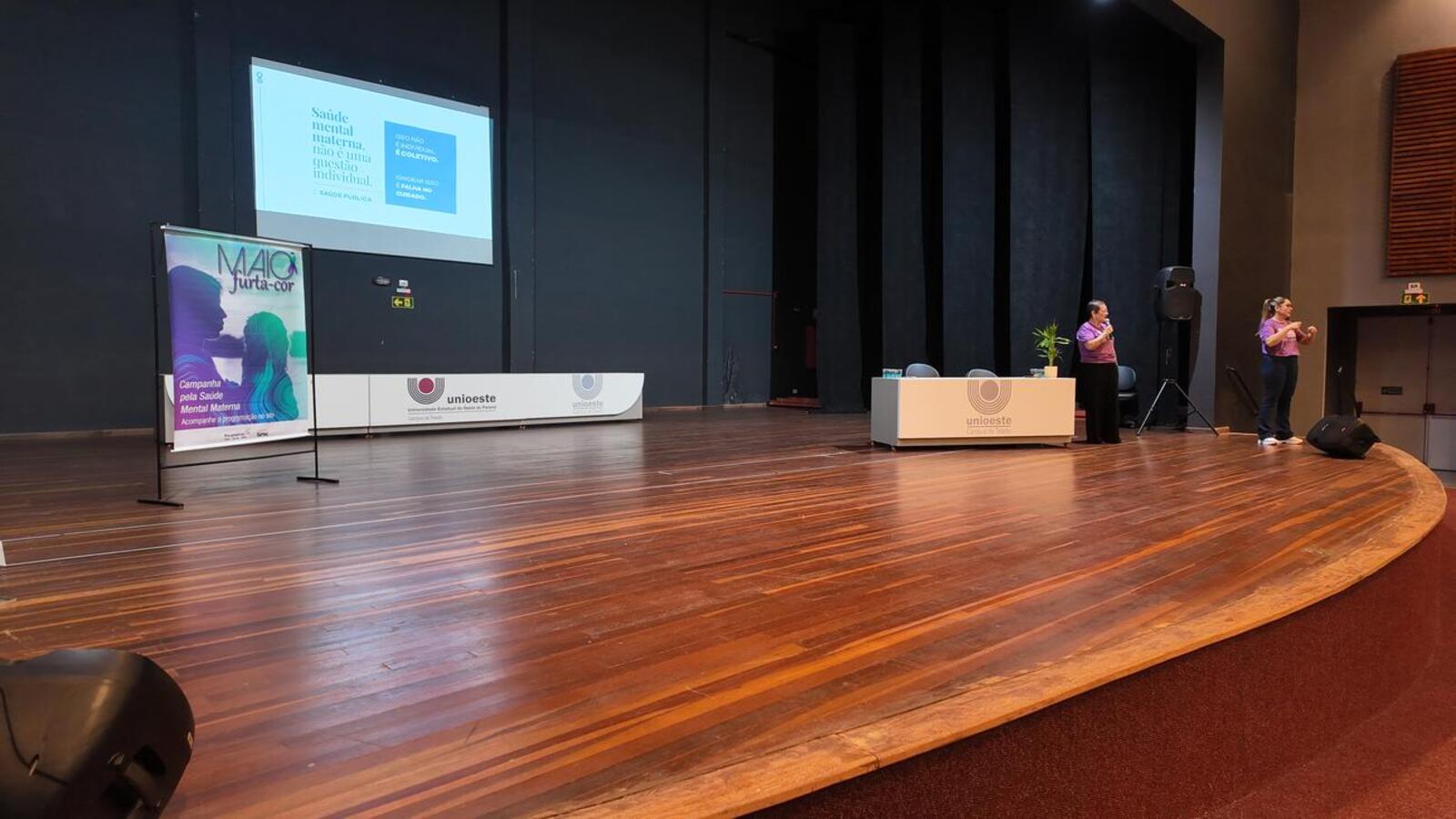 A Universidade Estadual do Oeste do Paraná (Unioeste) sediou uma ação em alusão ao Maio Furta-Cor, campanha de conscientização sobre a saúde mental materna